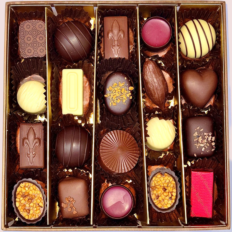 Signature Chocolatier Deluxe Box