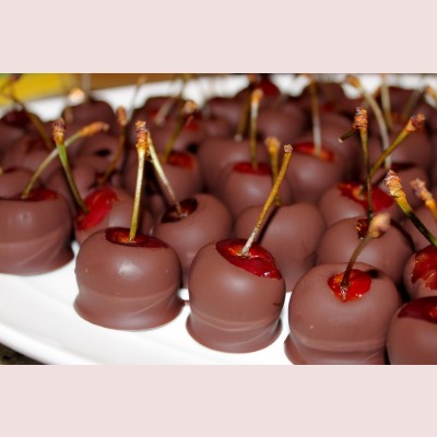 1 Dozen Chocolate Dipped Cherries