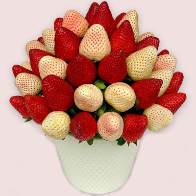White Pearl Strawberry Bouquet 